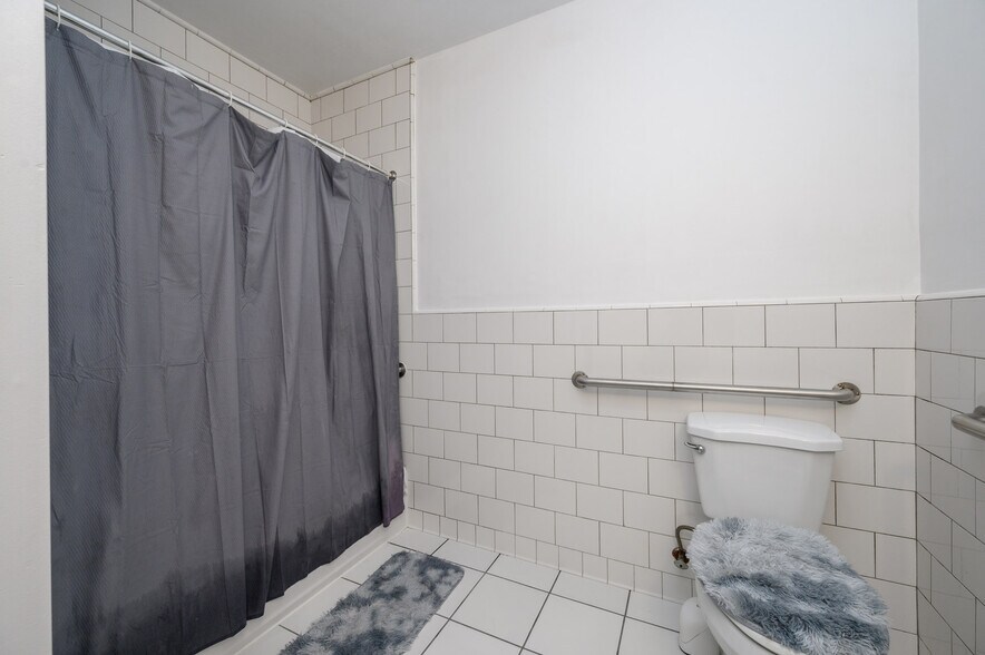 More Photos Of 200 Central Ave, Hackensack Storefront Retail Residential For Sale