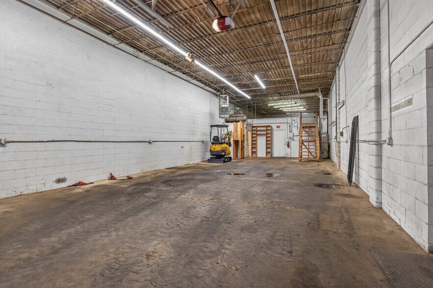 More Photos Of 5201 Lakeland Ave N, Minneapolis Industrial For Sale