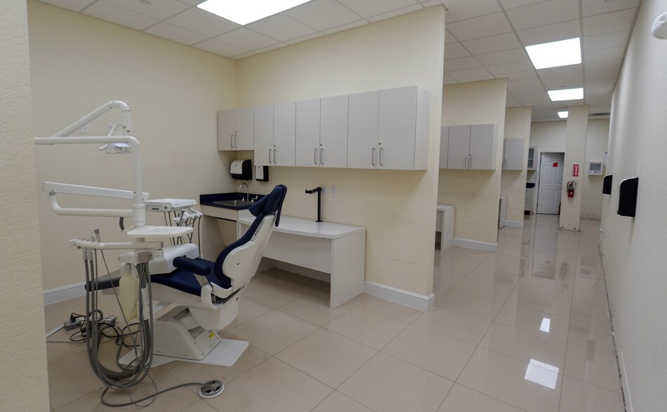 More Photos Of 6623 S Zarzamora St, San Antonio Freestanding For Lease