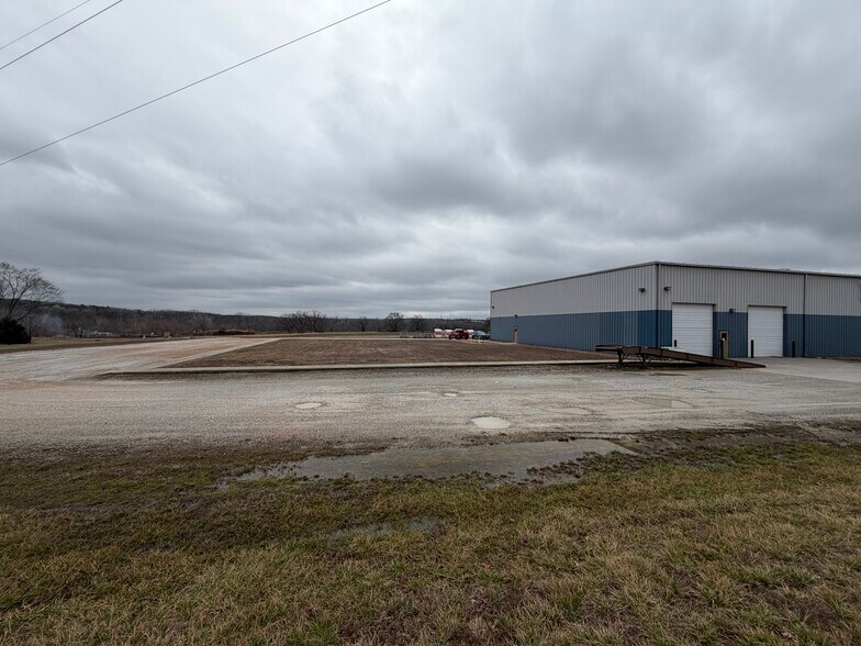 More Photos Of 1202 Industrial Dr, Warsaw Industrial For Sale