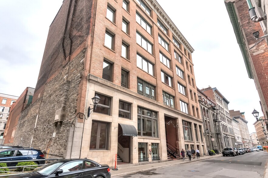 Primary Photo Of 387 Rue Saint-Paul O, Montréal Loft Creative Space For Sale