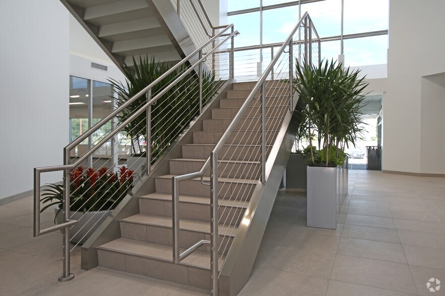 More Photos Of 1300 Hercules Ave, Houston Office For Lease