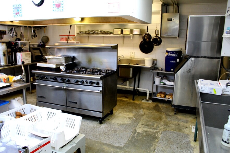 More Photos Of 329 Cooper St, Kenansville Assisted Living For Sale