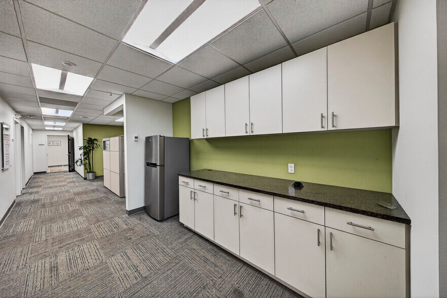 More Photos Of 2101 N Andrews Ave, Fort Lauderdale Office For Lease