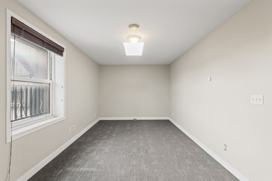 More Photos Of 1922 9th Ave SE, Calgary Storefront Retail Residential For Sale
