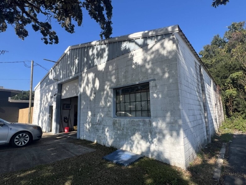More Photos Of 2144 Delano St, Pensacola Warehouse For Sale