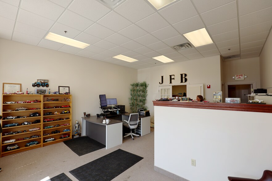 More Photos Of 50 Pearl Rd, Brunswick Office For Lease