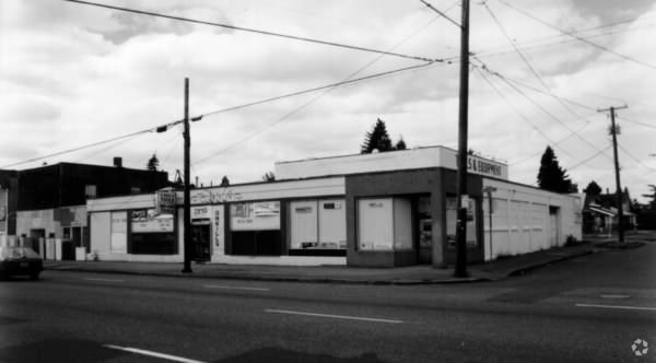 More Photos Of 7131-7145 NE Glisan St, Portland Showroom For Lease
