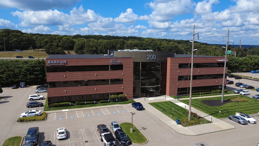 More Photos Of 200 Crossings Blvd, Warwick Office For Lease