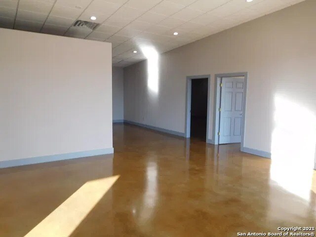More Photos Of 8603 US Highway 281 N, Spring Branch Research And Development For Sale