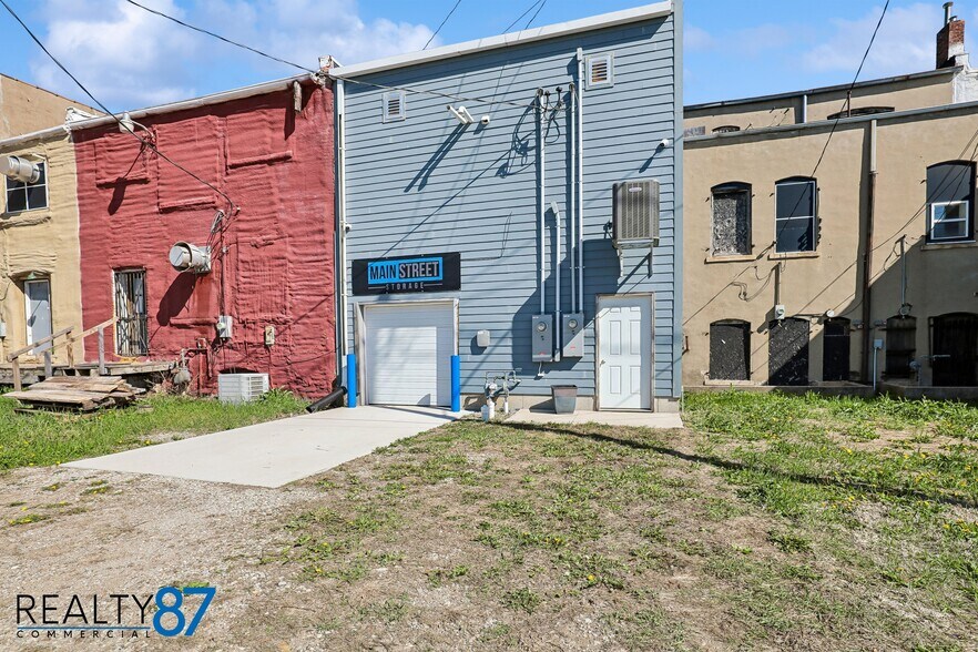 More Photos Of 807 12th st, Belle Plaine General Retail For Sale