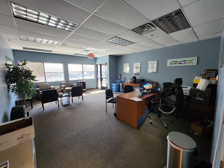 More Photos Of 820 N Concord St, South Saint Paul Light Distribution For Lease