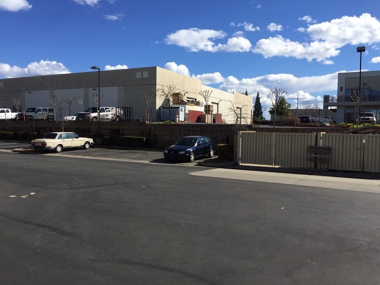 More Photos Of 4416 Yankee Hill Rd, Rocklin Warehouse For Lease