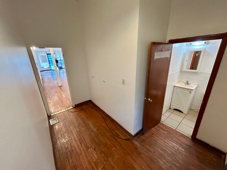 More Photos Of 1721-1725 E 79th St, Chicago Apartments For Lease