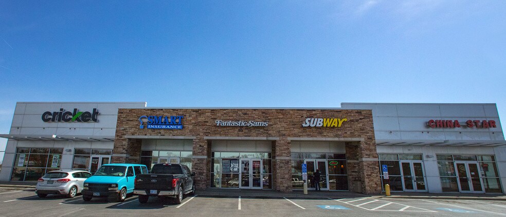 More Photos Of 4980-4988 Roe Blvd, Roeland Park Unknown For Lease