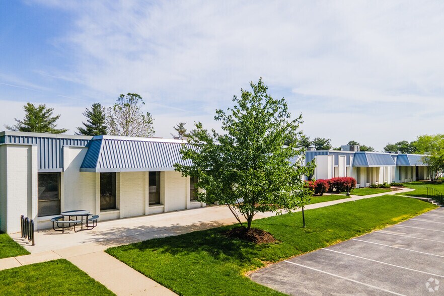 More Photos Of 998 Old Eagle School Rd, Wayne Office For Lease
