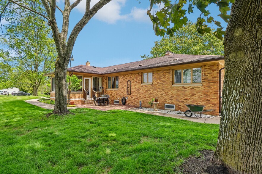 More Photos Of 836 Jacoby Rd, Copley Healthcare For Sale
