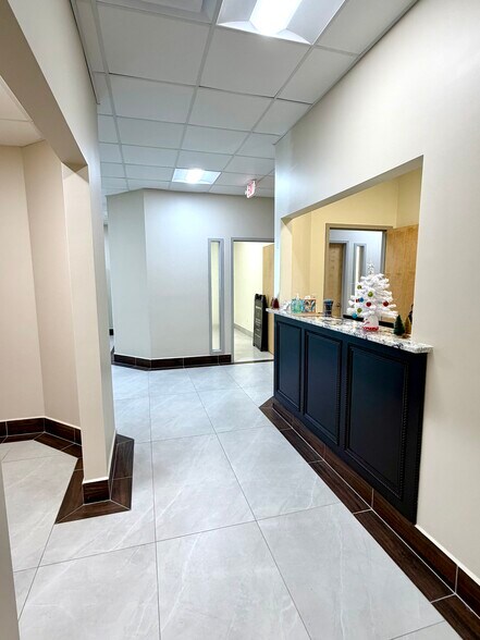 More Photos Of 1300 City View Ctr, Oviedo Office For Lease