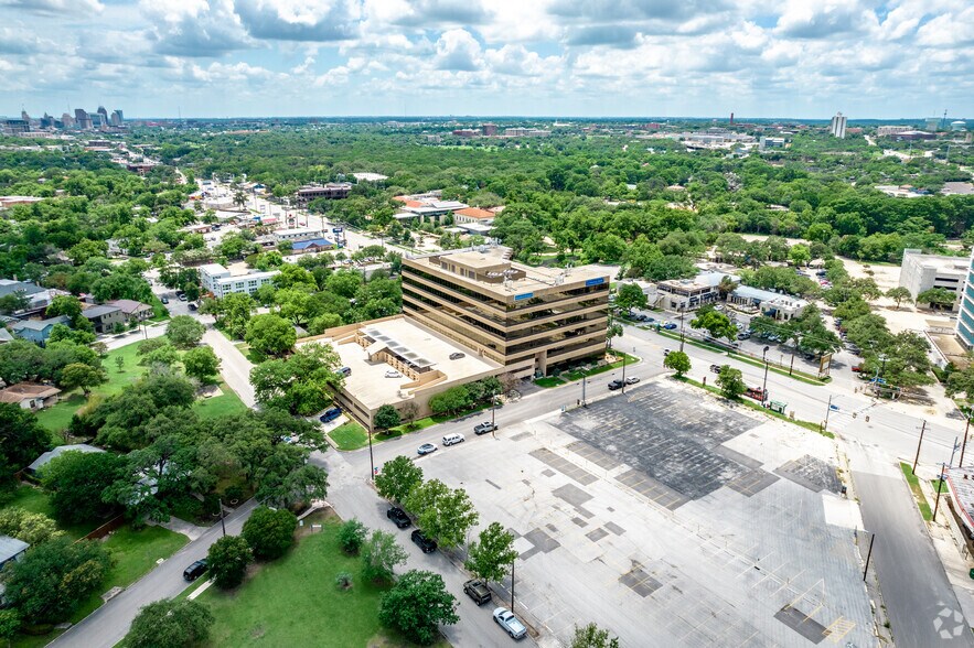 More Photos Of 4040 Broadway St, San Antonio Coworking Space