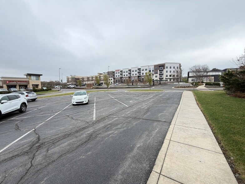 More Photos Of 9029 Metcalf Ave, Overland Park Freestanding For Sale