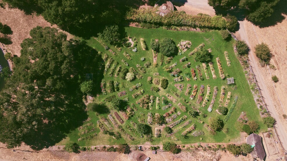 Primary Photo Of 18501 Van Zandt Resort Rd, Philo Lodge Meeting Hall For Sale