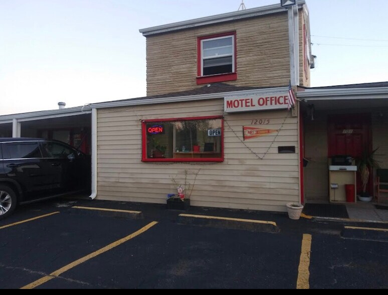 More Photos Of 12015 E State Route 350, Kansas City Hotel For Sale