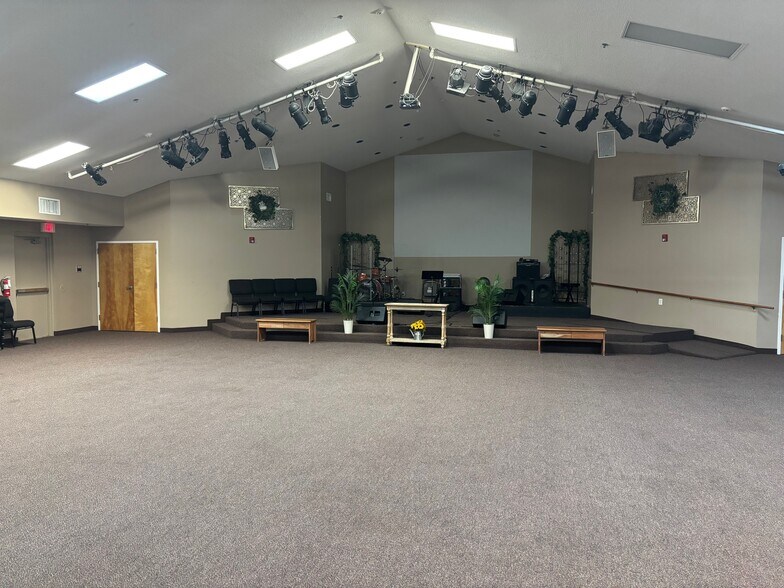 More Photos Of 53 S Dean Rd, Orlando Specialty For Lease