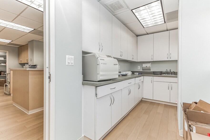 More Photos Of 131 Elden St, Herndon Medical For Sale