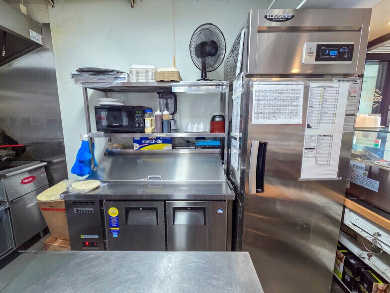 More Photos Of 2239 Waikolu Way, Honolulu Apartments For Lease