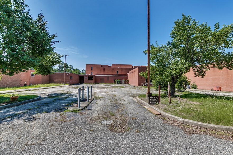 More Photos Of 1202 N Main St, Marion Assisted Living For Sale