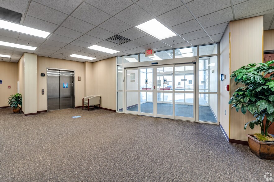 More Photos Of 60101 Bodnar Blvd, Mishawaka Medical For Lease