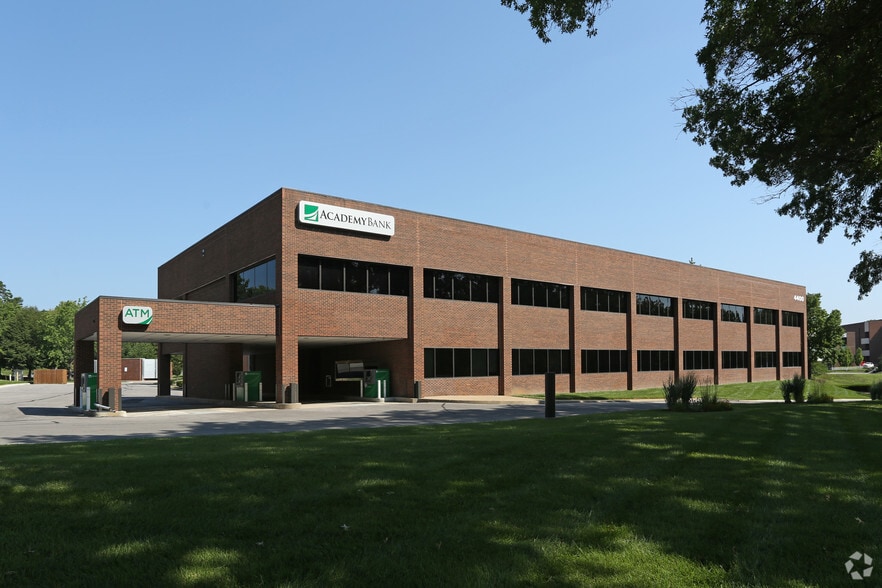 More Photos Of 4400 Shawnee Mission Pky, Fairway Office For Lease