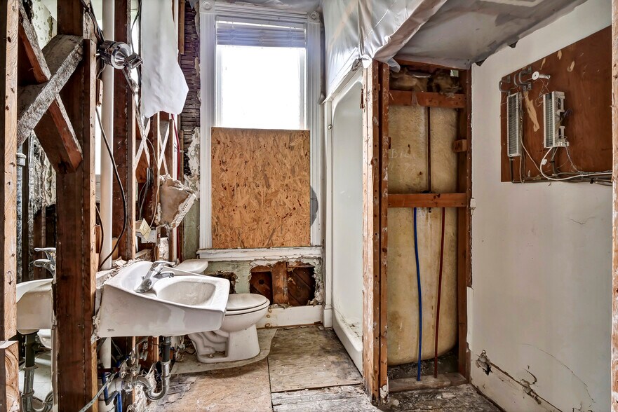 More Photos Of 708 Market St, Wilmington Apartments For Sale