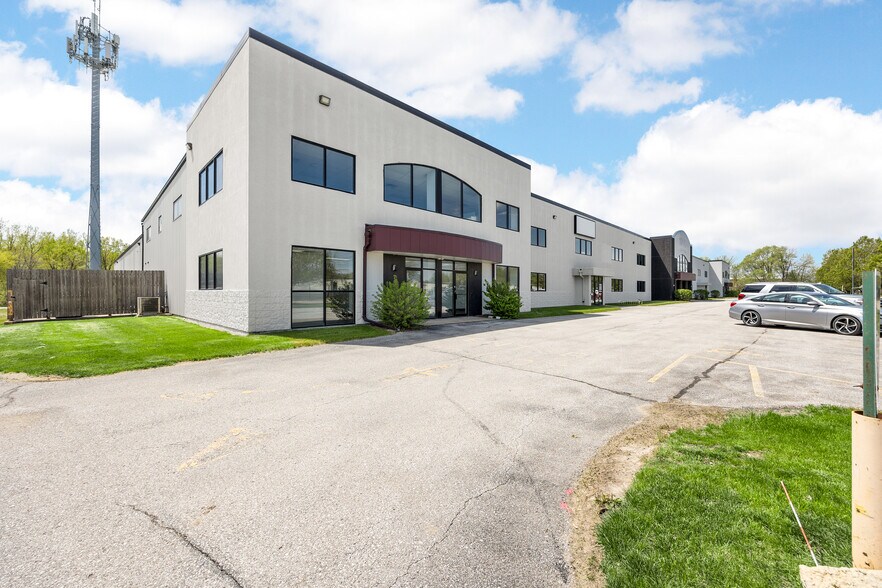 More Photos Of 2000 James St, Coralville Service For Lease