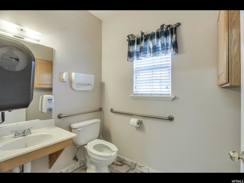 More Photos Of 214-216 N Orem Blvd, Orem Loft Creative Space For Lease