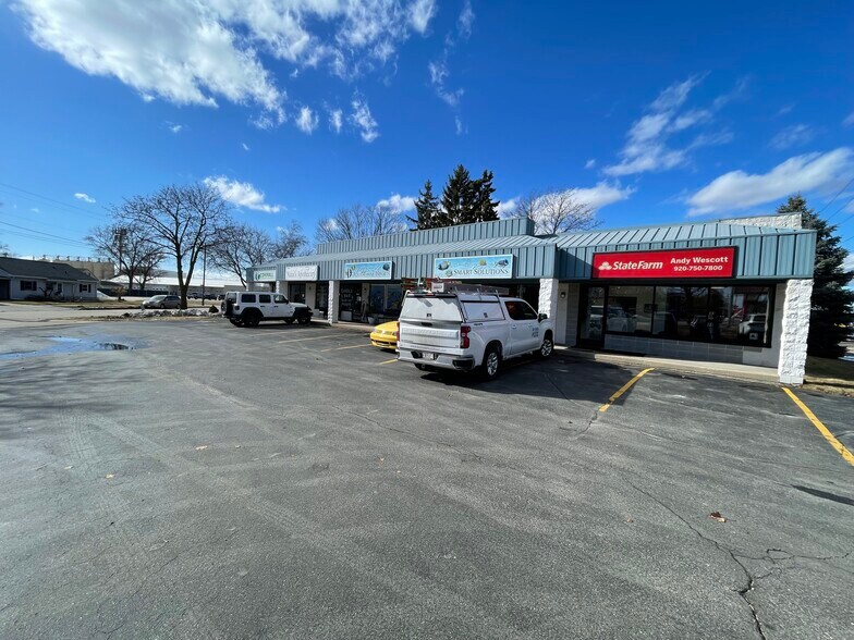 Primary Photo Of 1117 N Badger Ave, Appleton Supermarket For Sale