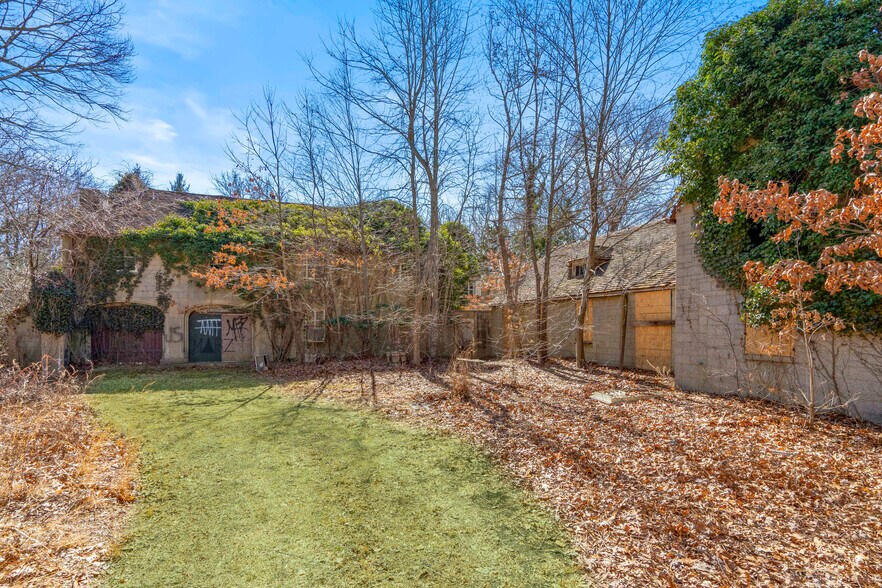 More Photos Of 2340 Cedar Swamp Rd, Glen Head Land For Sale