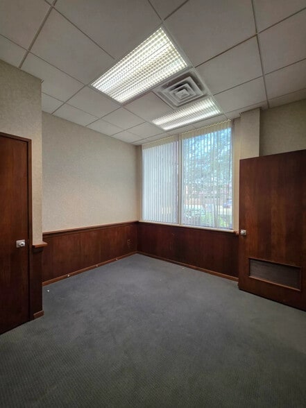 More Photos Of 1635 Coining Dr, Toledo Manufacturing For Sale