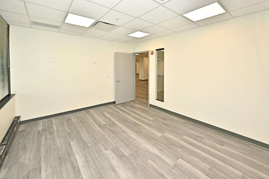 More Photos Of 50 Tice Blvd, Woodcliff Lake Office For Lease