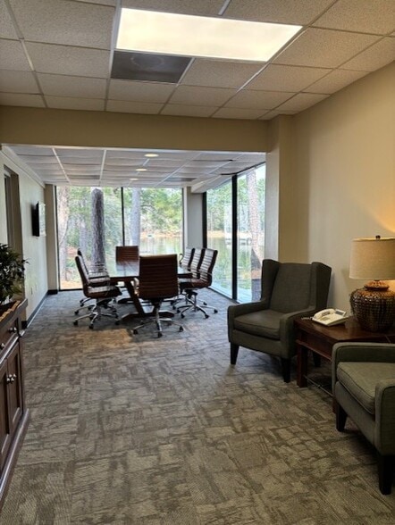 More Photos Of 1525 Lakeville Dr, Humble Office For Lease