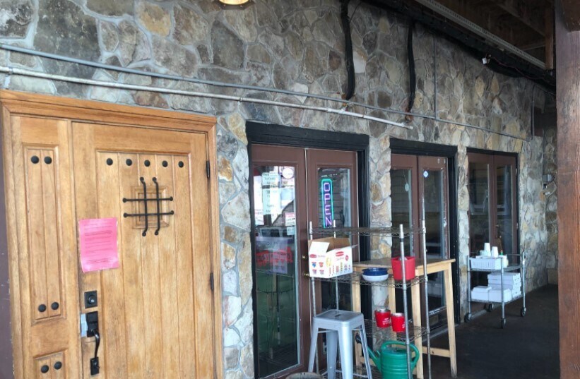 More Photos Of 544 E Main St, Blue Ridge Restaurant For Lease