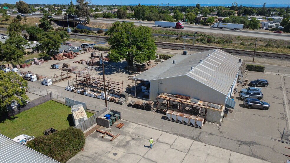 More Photos Of 3115 Railroad Ave, Ceres Warehouse For Sale