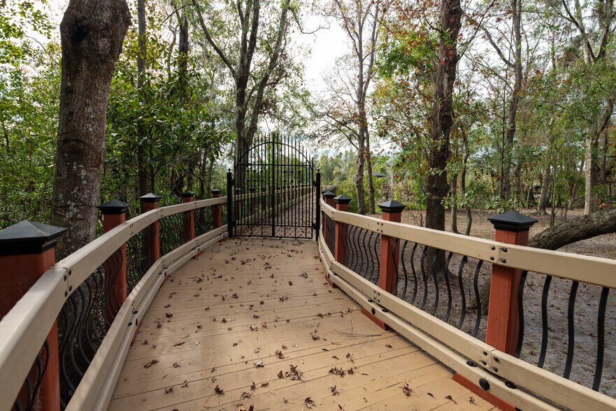 More Photos Of 2420 Brunello Trace, Lutz Loft Creative Space For Sale