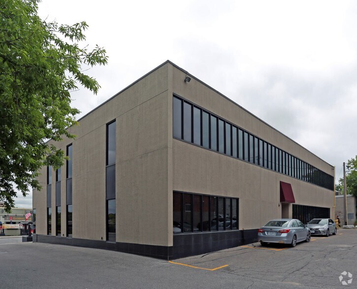 More Photos Of 19 Front St N, Orillia Office For Sale