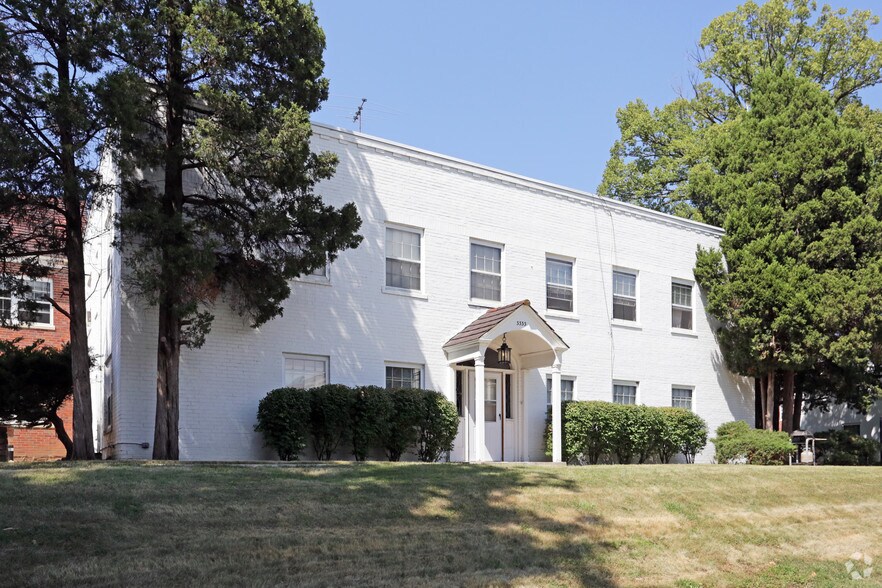 More Photos Of 3333 Grand Ave, Des Moines Apartments For Sale