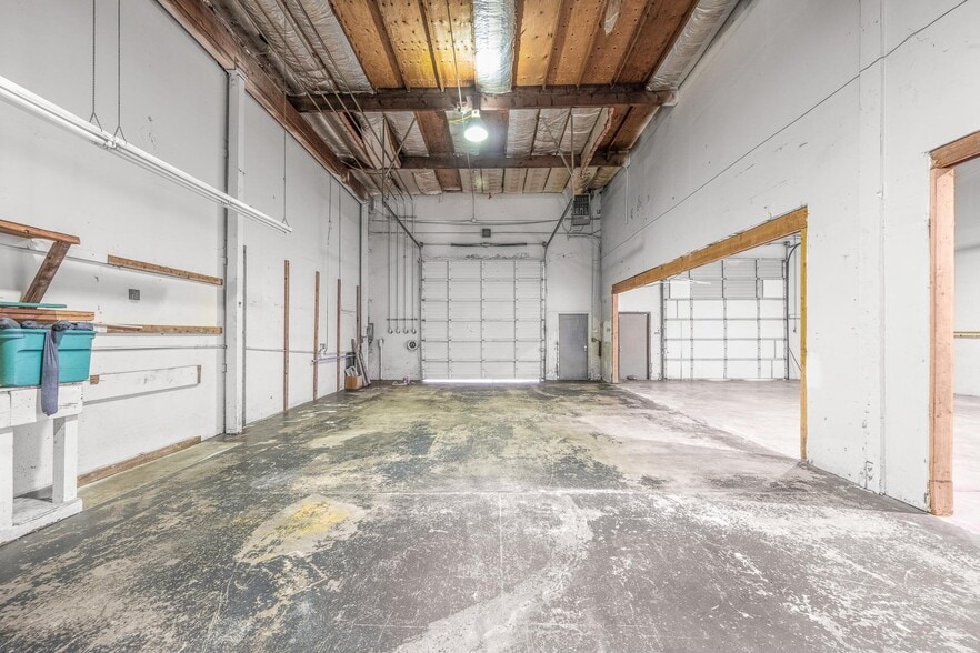 More Photos Of 15635-15850 SE 114th Ave, Clackamas Unknown For Lease