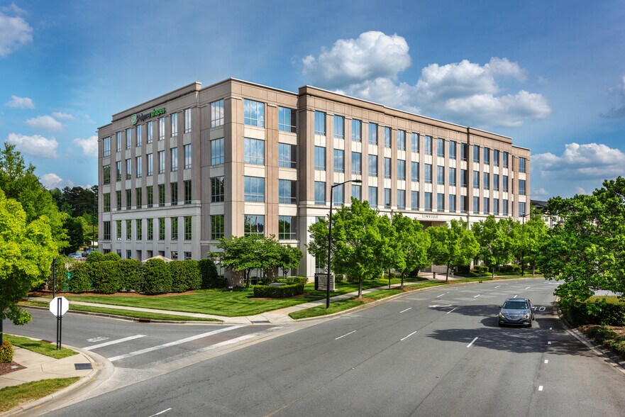 More Photos Of 10130 Perimeter Pky, Charlotte Office For Lease