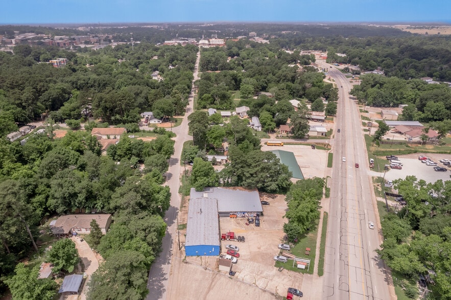 More Photos Of 316 Highway 190 E, Huntsville Auto Repair For Sale