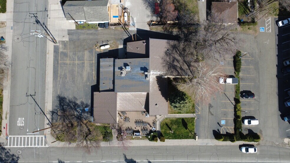 More Photos Of 520 N Mount Shasta Blvd, Mount Shasta General Retail For Sale