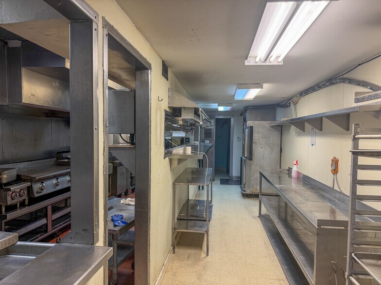 More Photos Of 1100 S 48th Pl, Springdale Restaurant For Lease